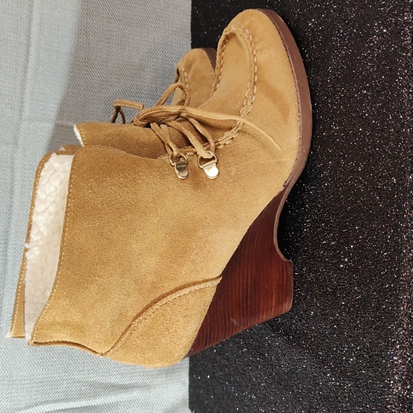 Michael Kors Ankle Boots - Picture 2 of 6